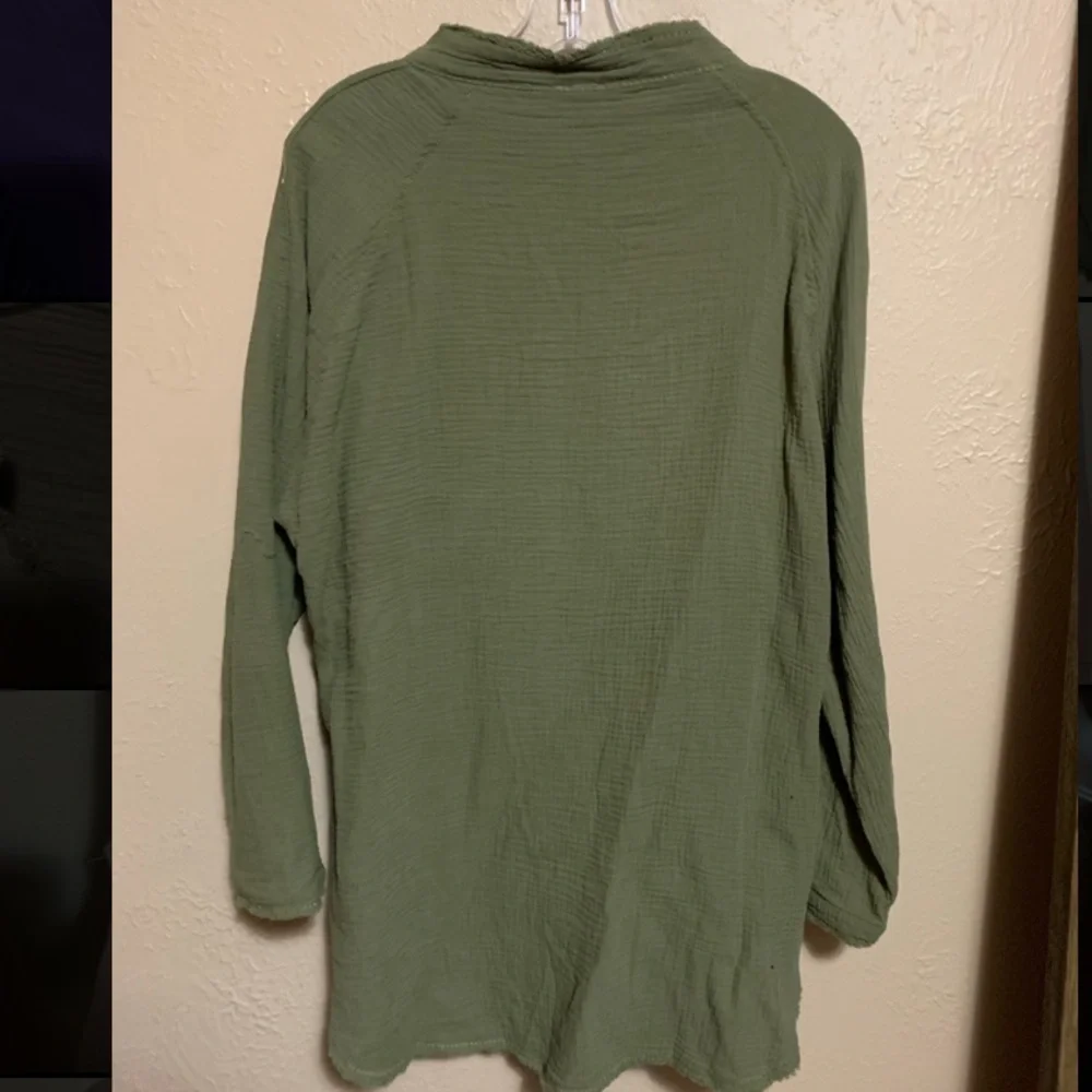 Cotton Pocketed Button Down Tunic - Picture 6 of 7